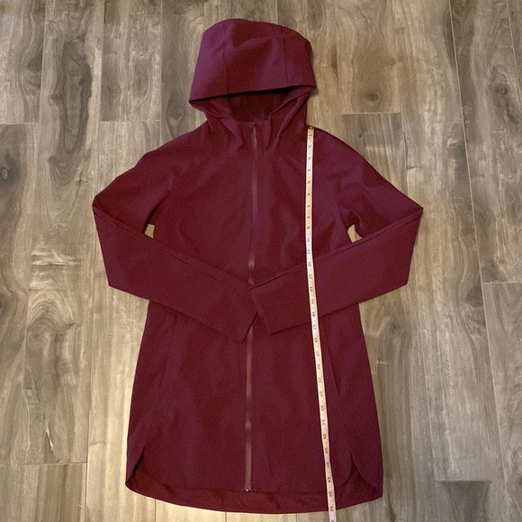 Women’s Lululemon RepelShell Rain Jacket - Picture 4 of 9
